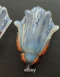 2 EZAN Light Sconces ART DECO Opalescent Glass signed EZAN FRANCE. Nice COND
