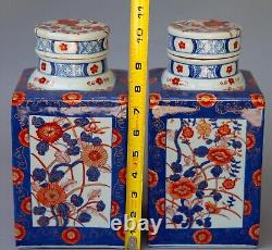 A pair (2) Signed Vintage Japanese Imari porcelain tea caddies with lids C 1840