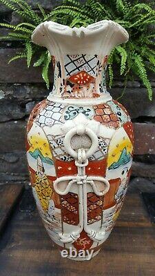 ANTIQUE pair SAMURAI SATSUMA WARE MORIAGE HAND PAINTED 10 SIGNED VASE