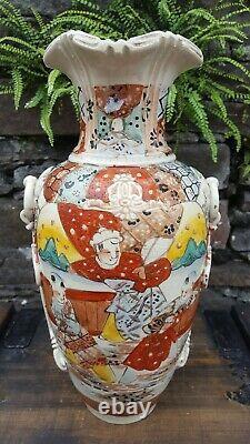 ANTIQUE pair SAMURAI SATSUMA WARE MORIAGE HAND PAINTED 10 SIGNED VASE