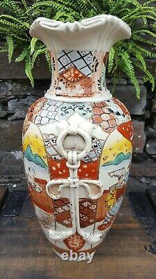 ANTIQUE pair SAMURAI SATSUMA WARE MORIAGE HAND PAINTED 10 SIGNED VASE