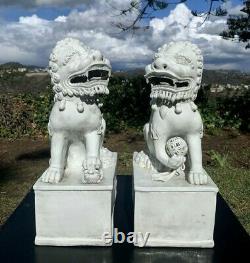 Antique Pair Chinese Porcelain Fo Lion Statues 4 Character Mark