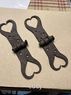 Early 18th Century Forged Iron Great Heart Shaped Pa Hings Signed 6 Inch Pair