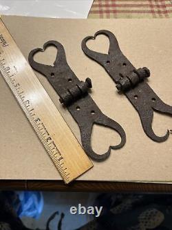 Early 18th Century Forged Iron Great Heart Shaped Pa Hings Signed 6 Inch Pair