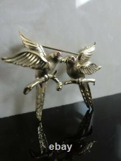 FAB ANTIQUE UNUSED GOLD 333 Signed LOVE BIRDS PAIR RUBY EYES PIN BROOCH