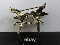 FAB ANTIQUE UNUSED GOLD 333 Signed LOVE BIRDS PAIR RUBY EYES PIN BROOCH
