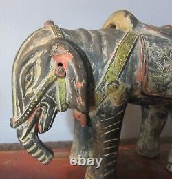 Fine Pair of ANTIQUE CHINSE QING DYNASTY Art Pottery Elephants Signed