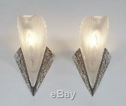 MULLER FRERES A SIGNED PAIR OF 1930 FRENCH ART DECO WALL SCONCES. Lights 1925