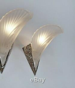 MULLER FRERES A SIGNED PAIR OF 1930 FRENCH ART DECO WALL SCONCES. Lights 1925