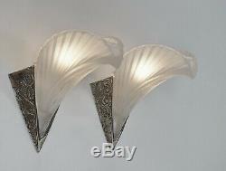 MULLER FRERES A SIGNED PAIR OF 1930 FRENCH ART DECO WALL SCONCES. Lights 1925