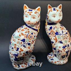 Oriental Vintage Imari Porcelain Cats Stunning pair of Figurines