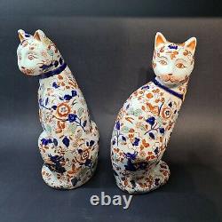 Oriental Vintage Imari Porcelain Cats Stunning pair of Figurines