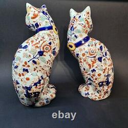 Oriental Vintage Imari Porcelain Cats Stunning pair of Figurines