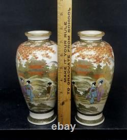 Pair of Japanese Satsuma Hyozan or Hiozan Signed Vases Taisho Period 1912-1926