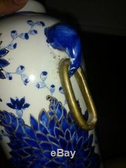 Qianlong Signed Antique Chinese Blue White Porcelain PAIR Floral butterflies