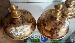 Very Fine Royal Vienna Artist Signed Pair Covered Lidded Urns Vases Circa 1830