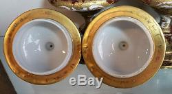 Very Fine Royal Vienna Artist Signed Pair Covered Lidded Urns Vases Circa 1830