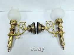 Vtg Antique Gothic Pair Brass Wall Sconce Candle Light Fixture Sign Clear Shade